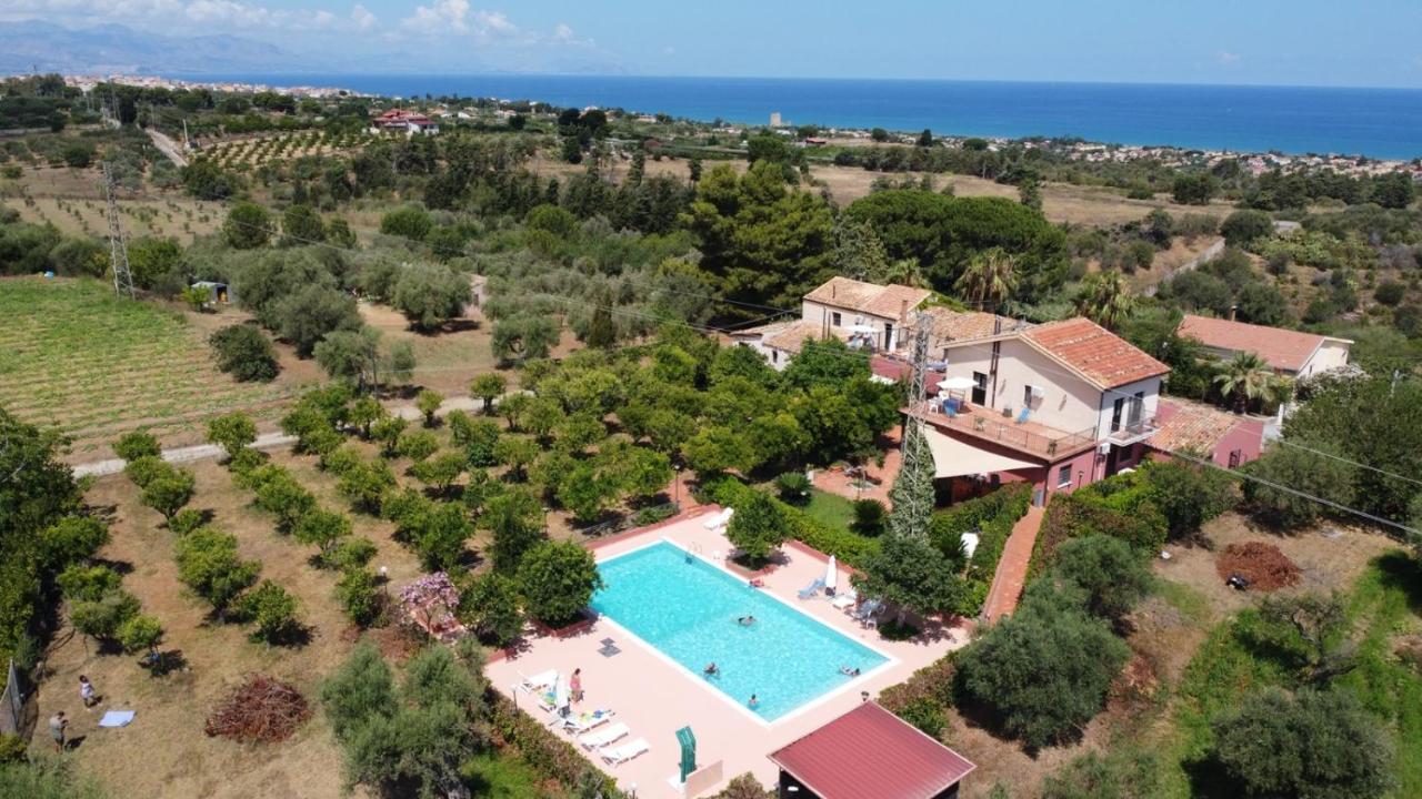Il Casale Il Sole E La Margherita Campofelice Di Roccella Extérieur photo